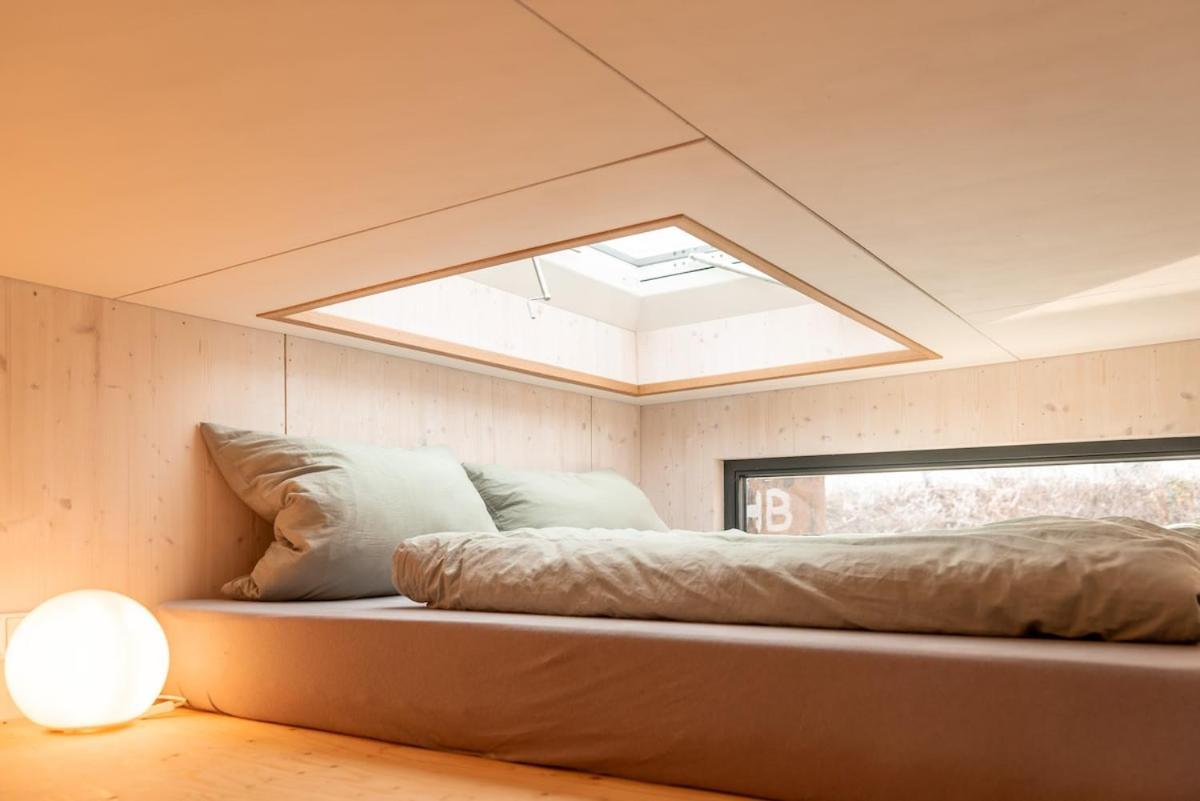 Geraeumige, Hochwertiges Hausboot Petite Mit Kamin Botel